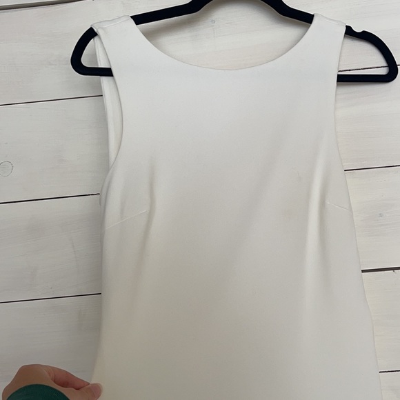 White women’s bridal dress with open back - Picture 2 of 6